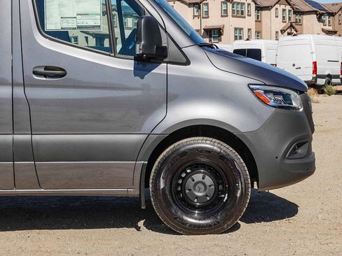 New 2025 Mercedes-Benz Sprinter 2500 image 9