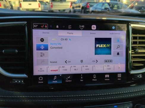 Used 2023 Chrysler Pacifica Limited image 18