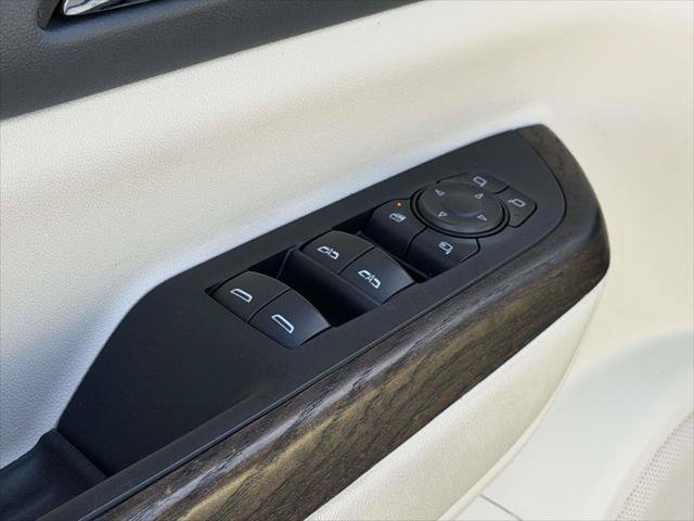 Used 2022 GMC Acadia Denali w/ Denali Technology Package AWD/4WD image 20