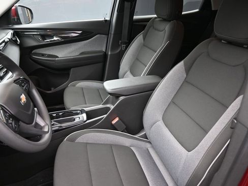 Used 2025 Chevrolet TrailBlazer LT FWD image 19