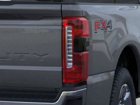 New 2026 Ford F250 Lariat w/ Chrome Package image 50