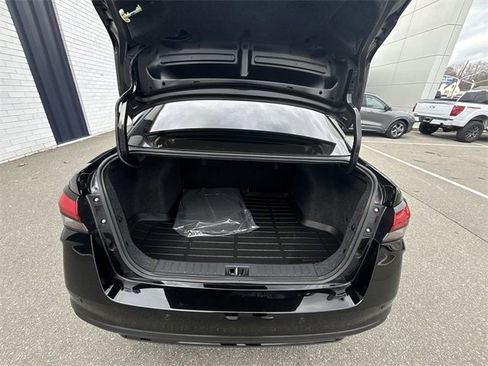 Used 2025 Nissan Versa SR w/ Trunk Package image 20