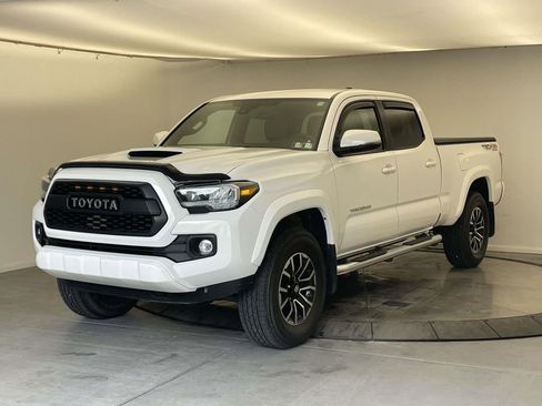 Used 2020 Toyota Tacoma TRD Sport AWD/4WD image 1