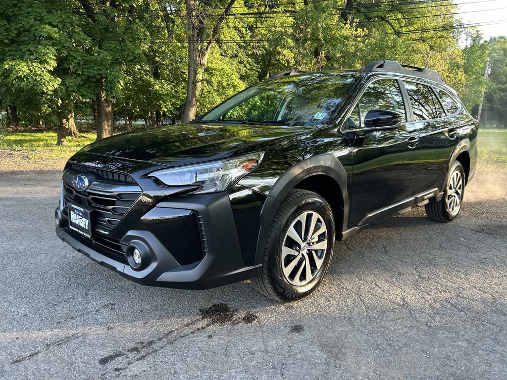 Certified 2025 Subaru Outback Premium w/ Popular Package #1 AWD/4WD image 4