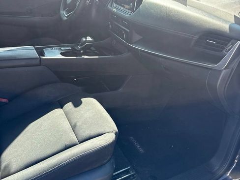 Used 2023 Nissan Rogue S FWD image 18