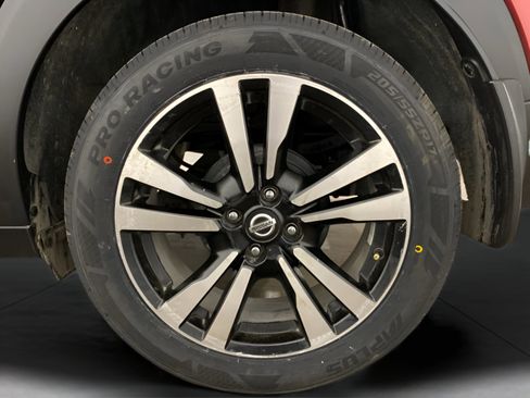 Used 2020 Nissan Kicks SR image 22