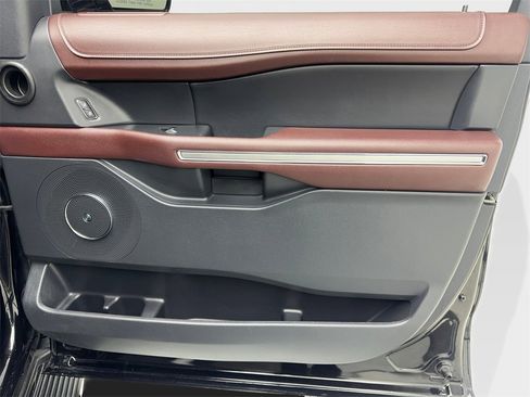 Used 2022 Ford Expedition Max Limited image 53