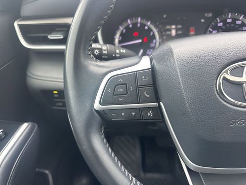 Used 2022 Toyota Highlander XLE image 17