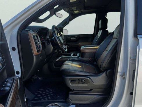Used 2021 Chevrolet Silverado 1500 High Country w/ Technology Package RWD image 17