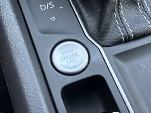 Used 2023 Volkswagen Atlas SE w/ Panoramic Sunroof Package FWD image 35