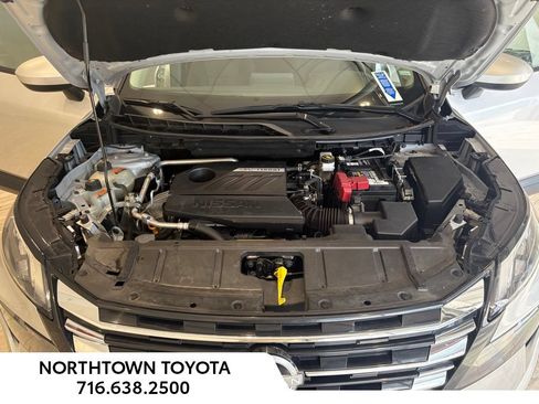 Used 2025 Nissan Rogue SV FWD image 25