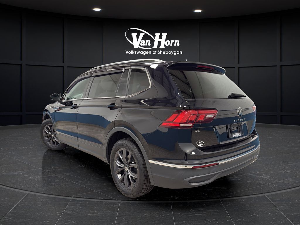 Used 2022 Volkswagen Tiguan SE w/ Panoramic Sunroof Package AWD/4WD image 5