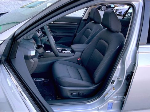 New 2025 Nissan Altima 2.5 SV w/ SV Premium Package image 9