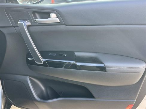 Used 2022 Kia Sportage EX image 25