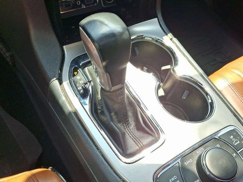 Certified 2020 Jeep Grand Cherokee Overland AWD/4WD image 13