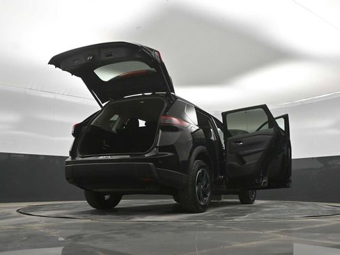 Used 2024 Nissan Rogue SV FWD image 45