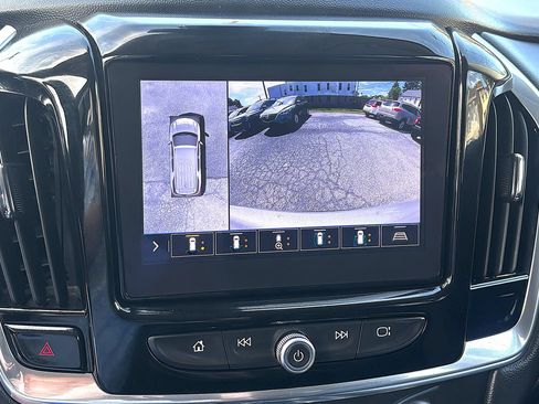 Used 2020 Chevrolet Traverse RS AWD/4WD image 39