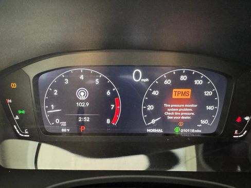 Used 2025 Acura Integra FWD image 4