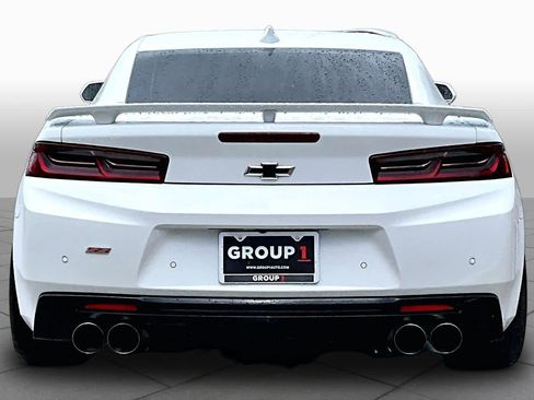 Used 2018 Chevrolet Camaro SS RWD image 5