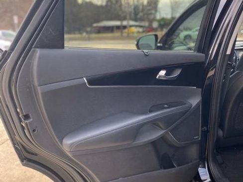 Used 2017 Kia Sorento SX image 6