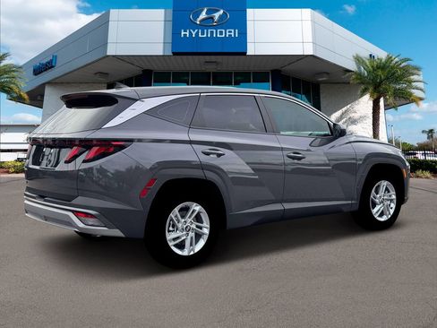 New 2026 Hyundai Tucson SE image 9