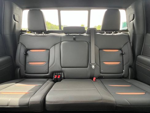 New 2026 GMC Sierra 1500 AT4 w/ AT4 Premium Package AWD/4WD image 12