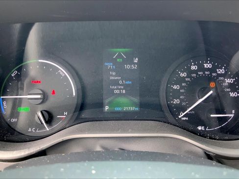 Used 2024 Toyota Sienna XLE image 24