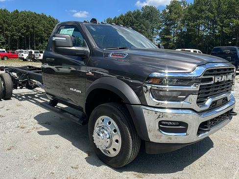 New 2025 RAM 5500 2WD Regular Cab image 5