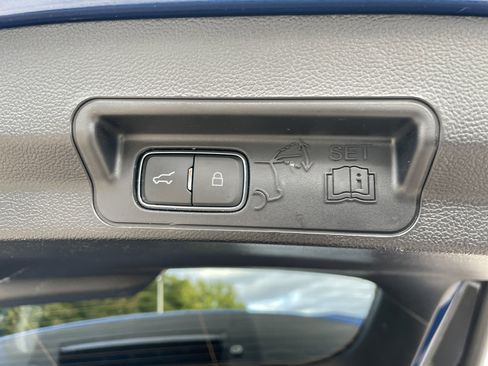 Used 2021 Ford Explorer XLT w/ Equipment Group 202A image 28