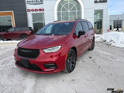 New 2026 Chrysler Pacifica Select