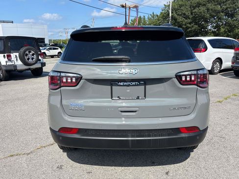 Used 2024 Jeep Compass Limited AWD/4WD image 4