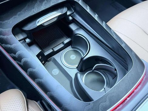 Used 2025 Mercedes-Benz E 350 Sedan image 32