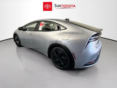 New 2026 Toyota Prius Plug-In Hybrid FWD image 6