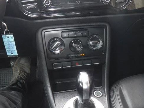 Used 2016 Volkswagen Beetle 1.8T Classic image 7