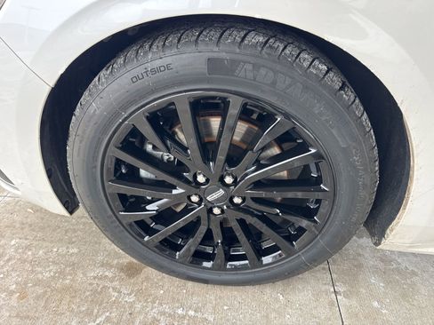 Used 2017 Lincoln Continental Select w/ Climate Package image 13