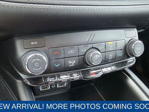 Used 2022 Dodge Durango SXT w/ Blacktop Package image 19