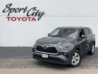 Certified 2023 Toyota Highlander LE