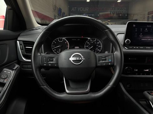 Used 2025 Nissan Rogue SV AWD/4WD image 36