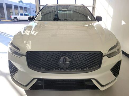 New 2026 Volvo XC60 B5 Ultra w/ Protection Package Premier image 4