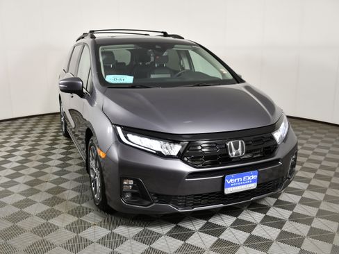 Certified 2025 Honda Odyssey Touring image 3