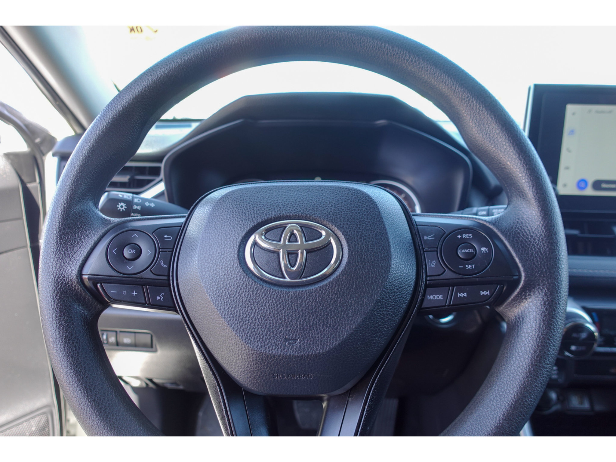 Used 2025 Toyota RAV4 XLE AWD/4WD image 12