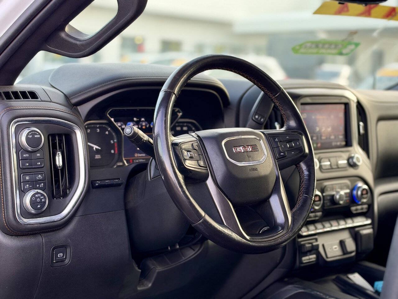Used 2021 GMC Sierra 1500 AT4 w/ Technology Package AWD/4WD image 7