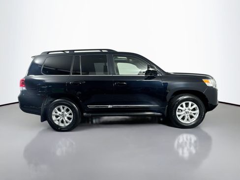 Used 2017 Toyota Land Cruiser image 5