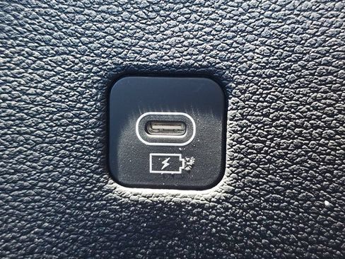 Used 2024 Kia Telluride EX w/ EX Captain's Chair Package AWD/4WD image 18