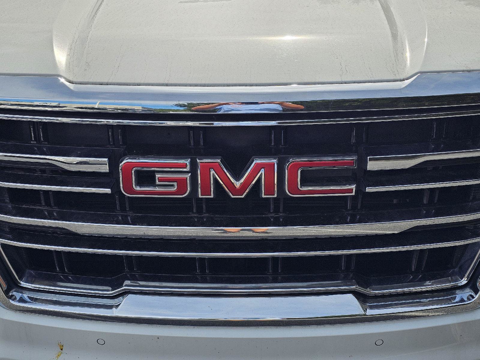 Used 2023 GMC Yukon SLT RWD image 3