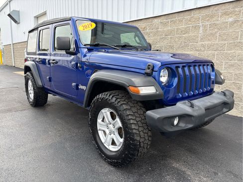 Used 2019 Jeep Wrangler Unlimited Sport S image 2