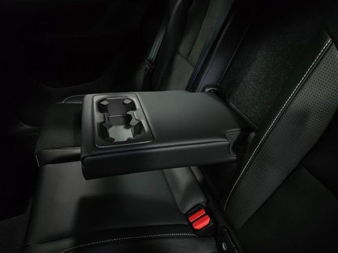 Used 2021 Volvo XC40 P8 Recharge w/ Advanced Package image 18