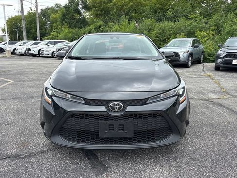 Used 2021 Toyota Corolla LE FWD image 2