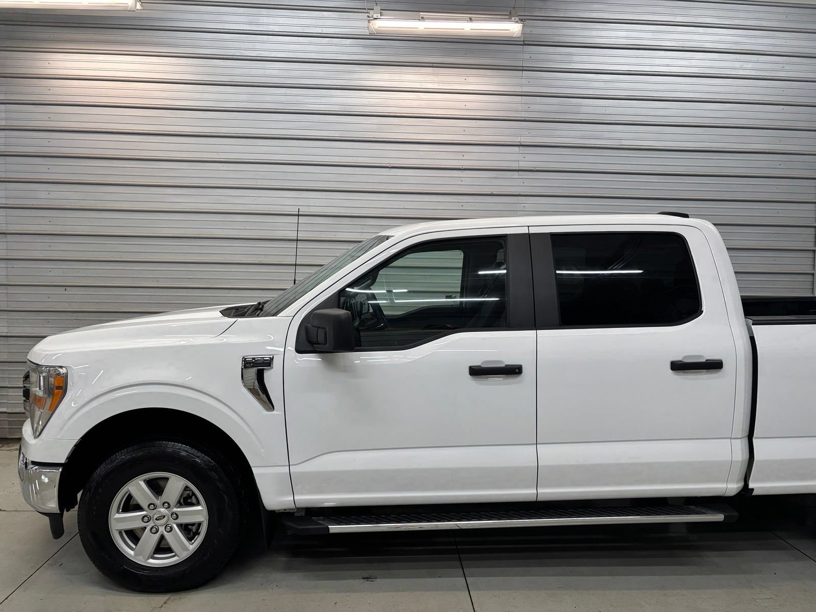 Used 2022 Ford F150 XLT w/ Trailer Tow Package AWD/4WD image 3