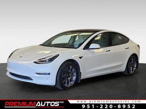Used 2021 Tesla Model 3 Standard Range Plus RWD image 1
